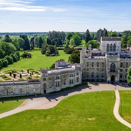 ホテルAshridge House バークハムステッド エクステリア 写真